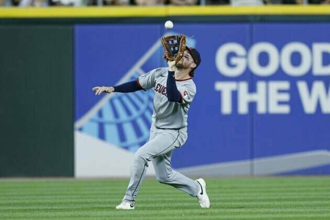 Guardians' early lead holds up in win over White Sox