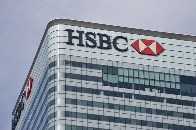 Major British bank to replace human workers with AI  Bloomberg