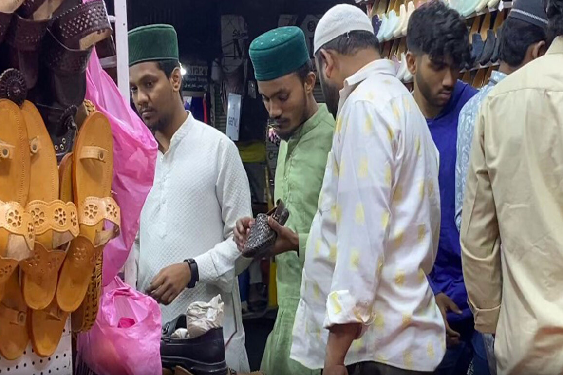 "Peshawari is our bestseller": Hyderabad vendors see wurging sales for traditional footwear during Ramzan