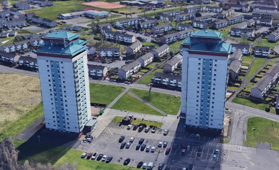 Residents at the two multi-storey blocks in Gallowhill, Paisley, will see their gas supply replaced with the renewable heating system, installed by contractor Kensa