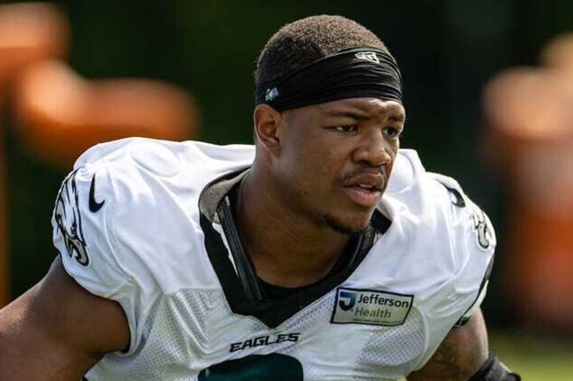 Eagles open Nolan Smith's practice window, release Patrick Johnson