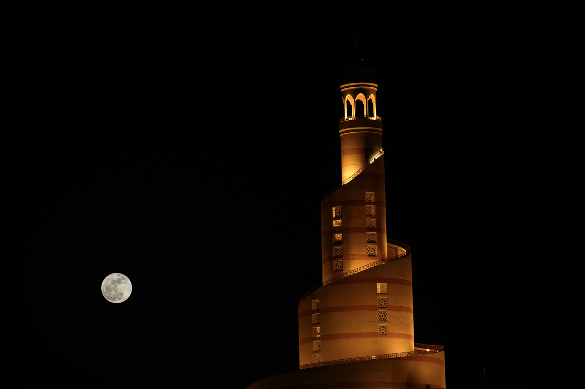 QATAR-DOHA-BLUE MOON