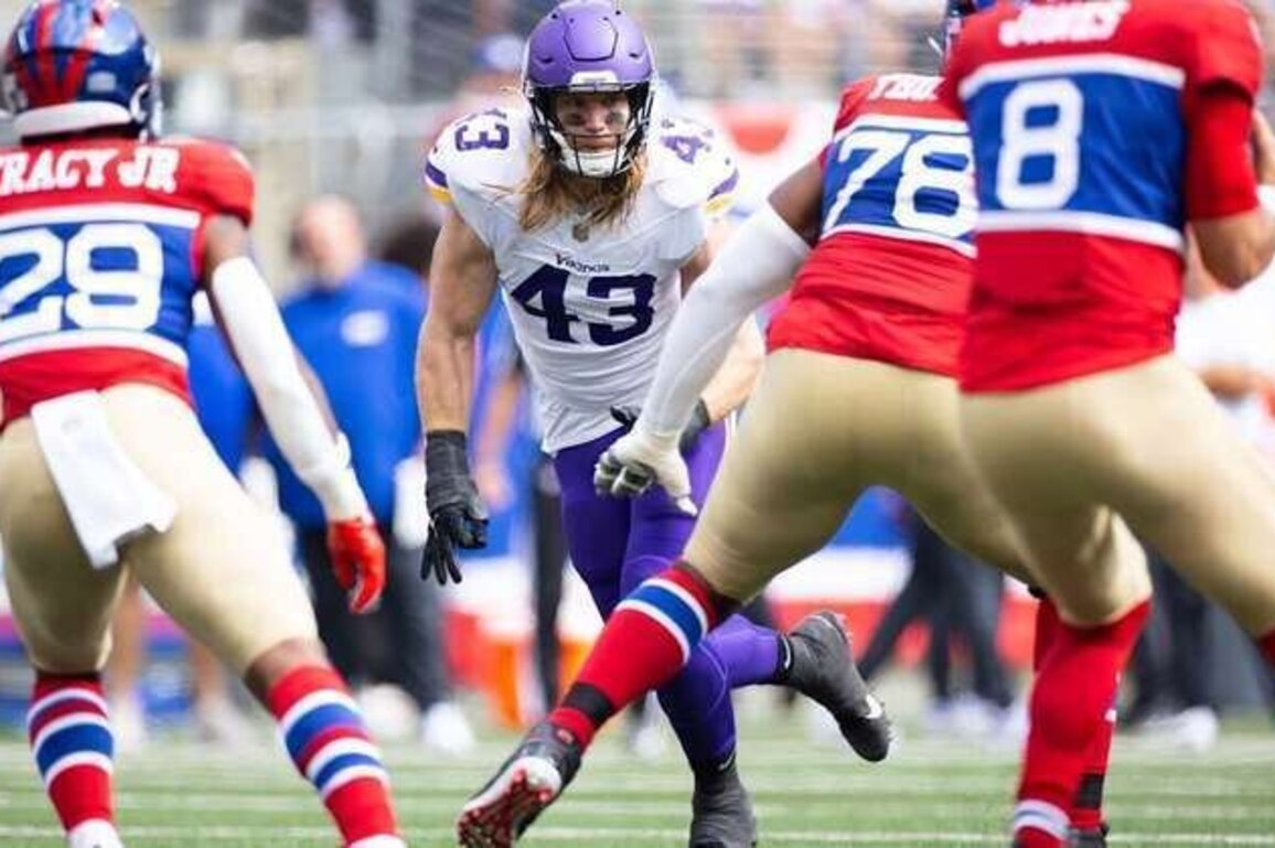 NFL Expert Picks: Vikings Favored at Giants in 2025 Road Finale