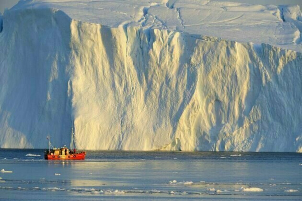 US and Russia squabble over Arctic security as melting ice opens up shipping routes