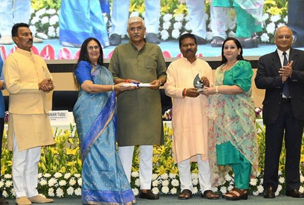 AROH Foundation honored with 'Best NGO' award by Jal Shakti Ministry