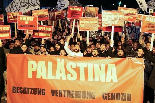 German Islamist group calls for Middle East caliphate