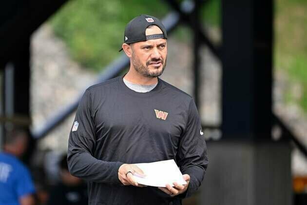 Stanford tabs former QB Tavita Pritchard as head coach