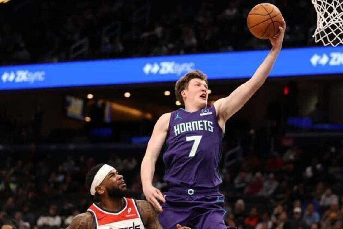 Hornets buzzing, Pacers plummeting in NBA standings