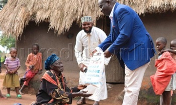 Hajji Walusimbi ng'agaba emmere Hajji Walusimbi ng'agaba emmere