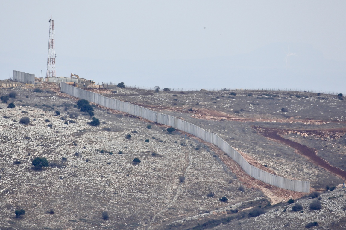 LEBANON-YAROUN-BORDER-ISRAEL-WALL