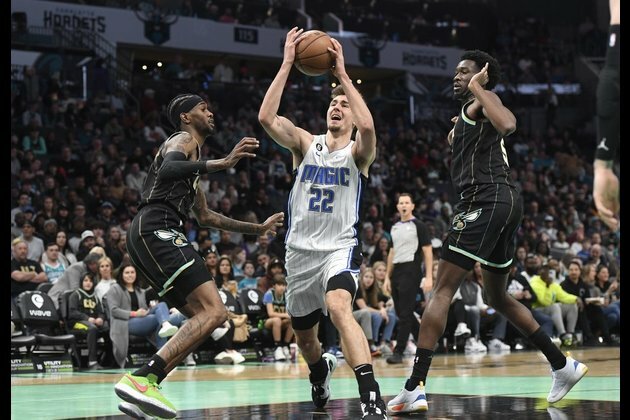 Offensive rebounds fuel Magic's win against Hornets