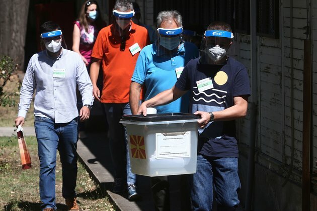 North Macedonia: Ballot Boxes Carried to Quarantined Homes