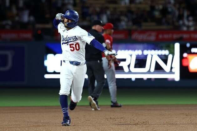 Dodgers demolish Reds to complete sweep, run winning streak to 7 games