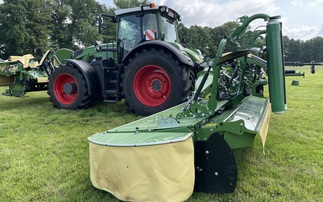 Krone B1050 with wider working widths up to 10.45 meters.