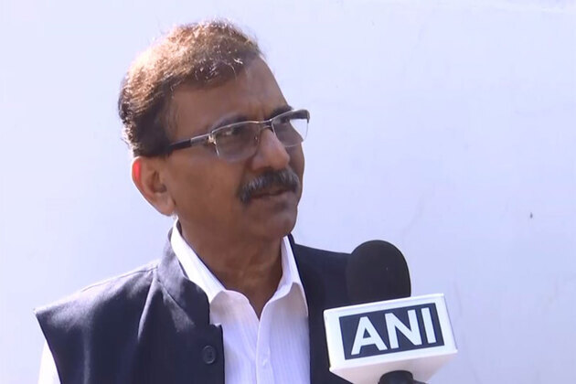 Should talk to Opposition in country instead of Trump: Sanjay Raut jibes at PM Modi