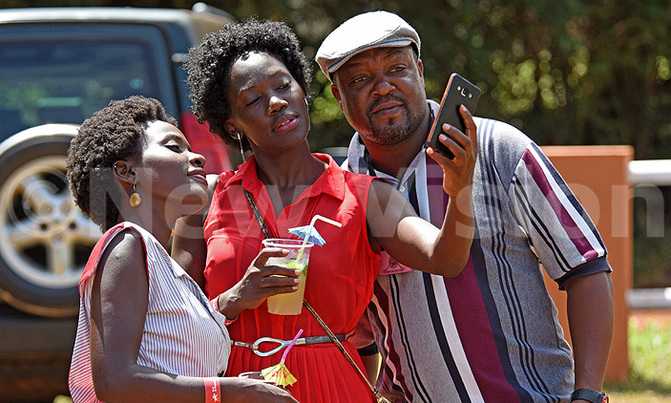 How to take a good selfie How to take a good selfie