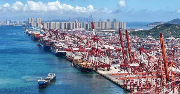 China's foreign trade gains momentum as overseas demand powers exports