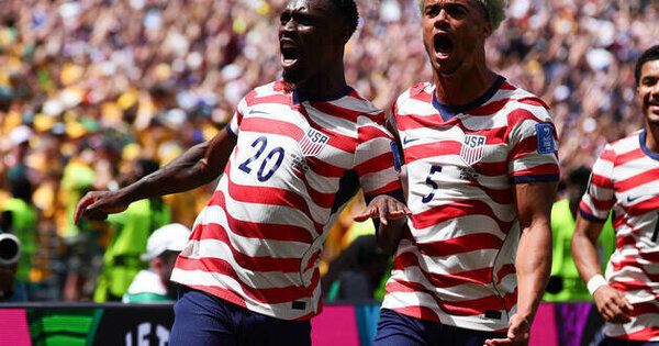 USA beat Australia 2-0 to reach World Cup knockouts