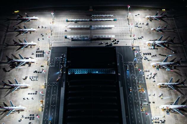 GLOBALink | Night visit to China's first cargo-focused airport