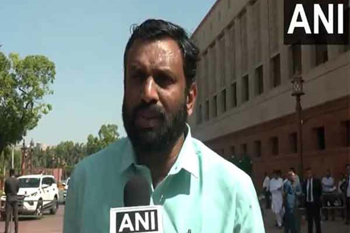 "We oppose Waqf Bill because it is an issue of India's secularism": CPI's Sandosh Kumar on black armband protests
