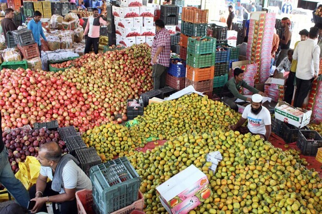 Global energy, weather risks threaten further easing in wholesale inflation: Economists