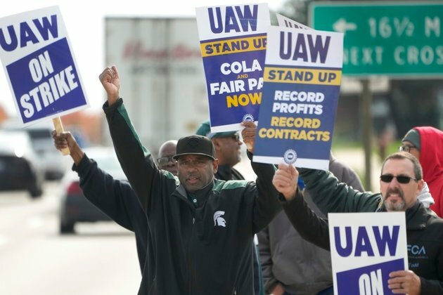 Auto Workers, Stellantis Reach Tentative Deal
