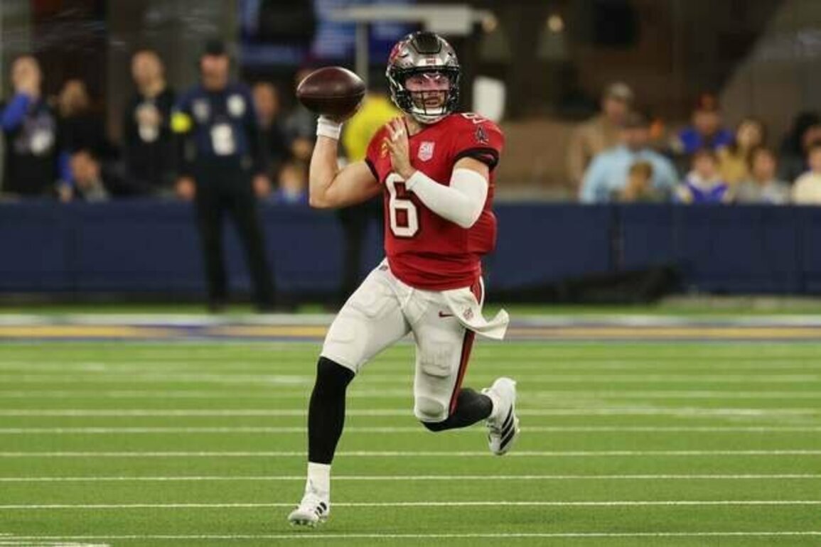 Bucs QB Baker Mayfield (left shoulder) makes early exit vs. Rams