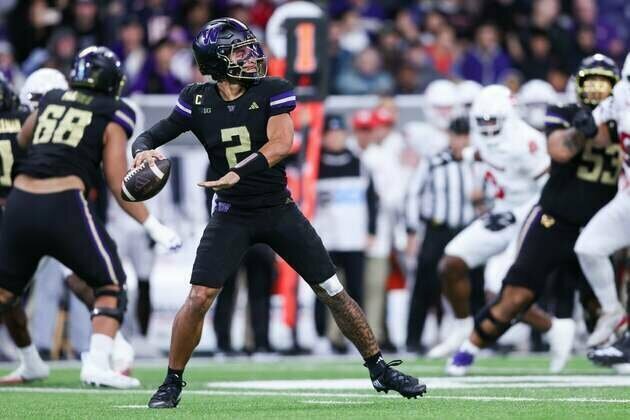 Prolific Washington QB Demond Williams Jr. faces reeling Michigan defense