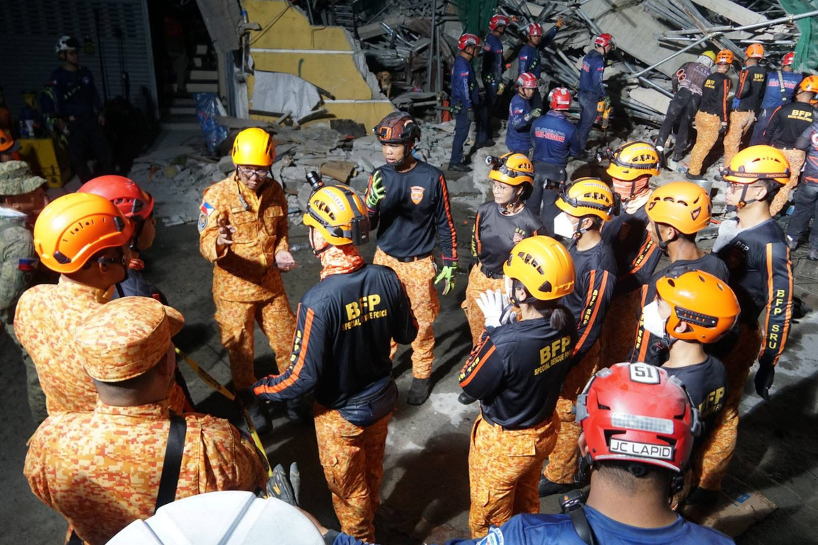 (SpotNews) PHILIPPINES-PAMPANGA-ANGELES-BUILDING COLLAPSE