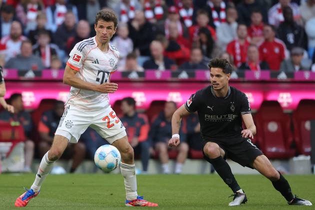 (SP)GERMANY-MUNICH-FOOTBALL-BUNDESLIGA-BAYERN MUNICH VS MOENCHENGLADBACH