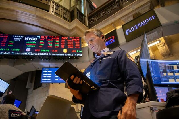 Roundup: Euro surges to three-year high against dollar amid U.S. tariff turmoil