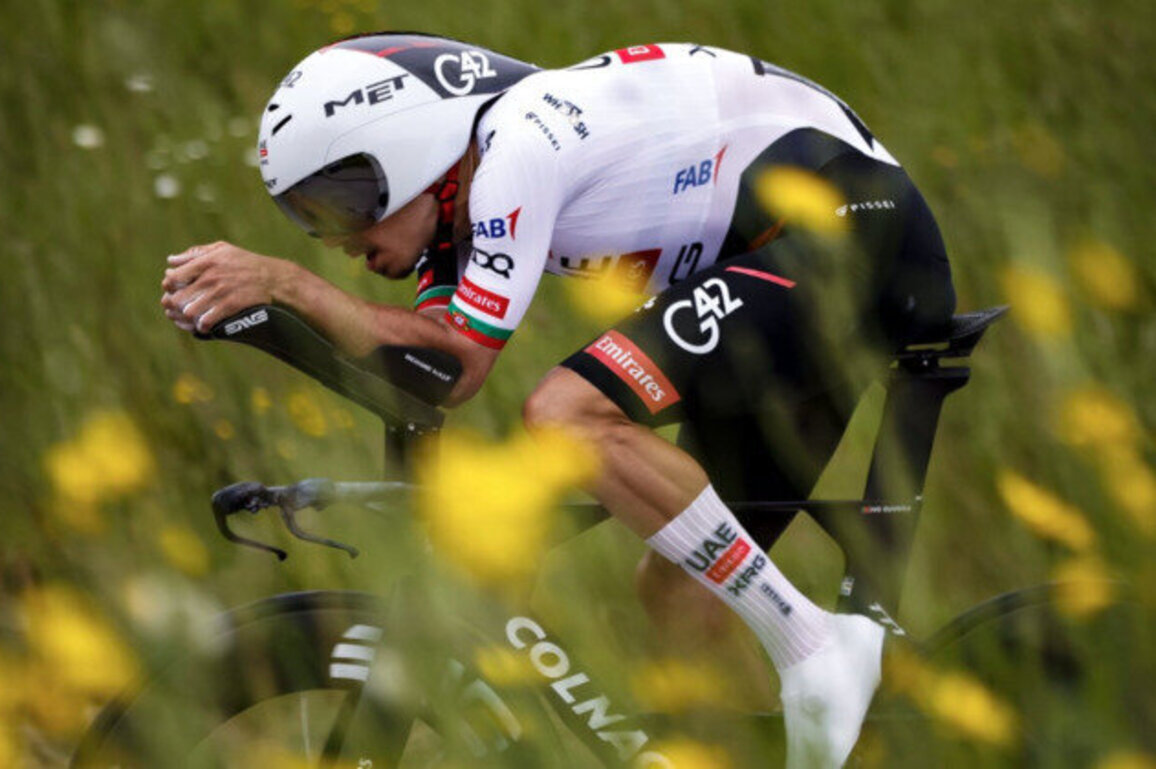 UAE Team Emirates-XRG's Oliveira takes blistering third place in Tour de Romandie prologue