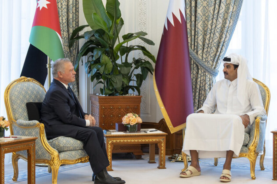 Emir of Qatar, King of Jordan discuss regional developments