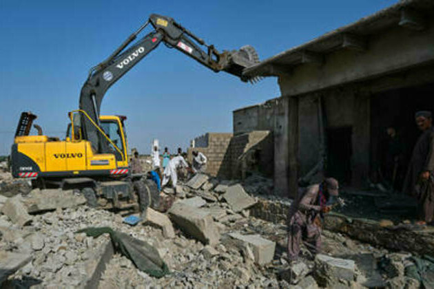 Pakistan and Afghanistan to hold peace talks in Doha