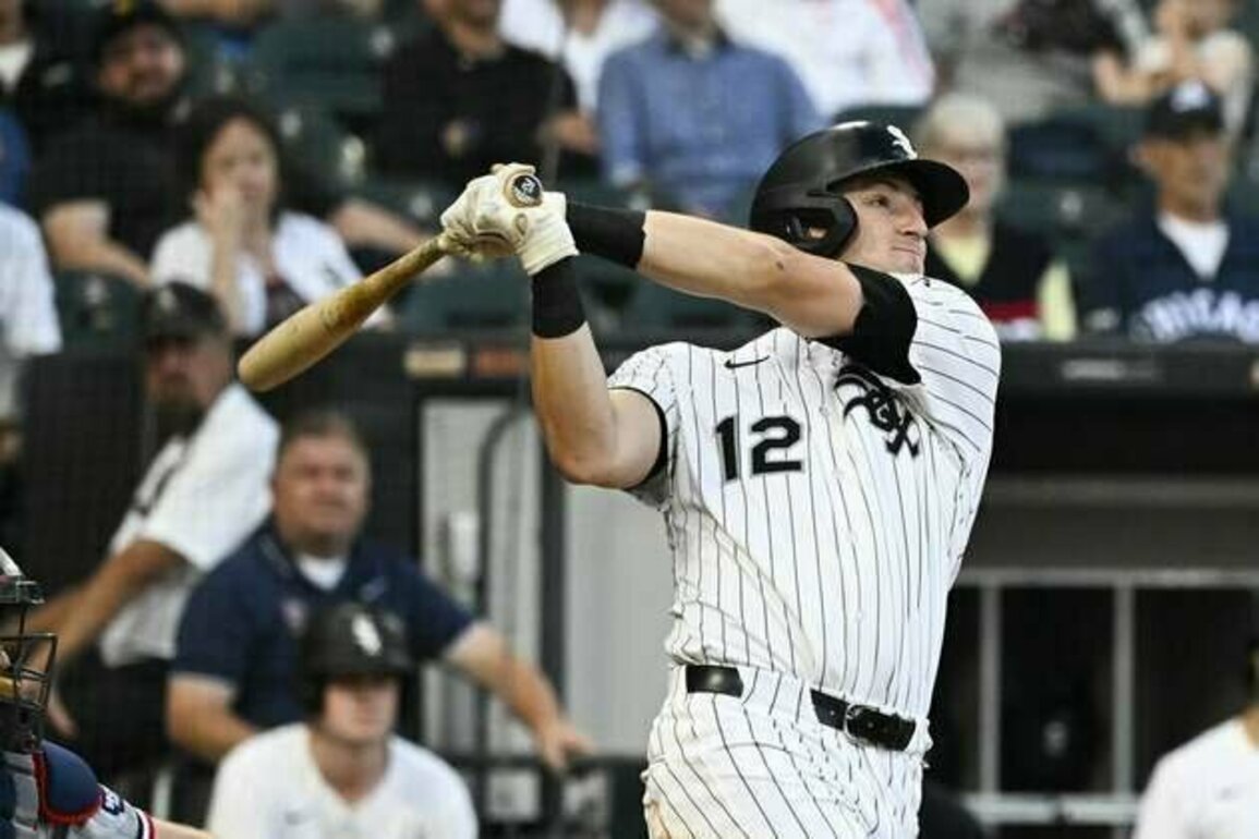Colson Montgomery's first career grand slam puts White Sox over Twins