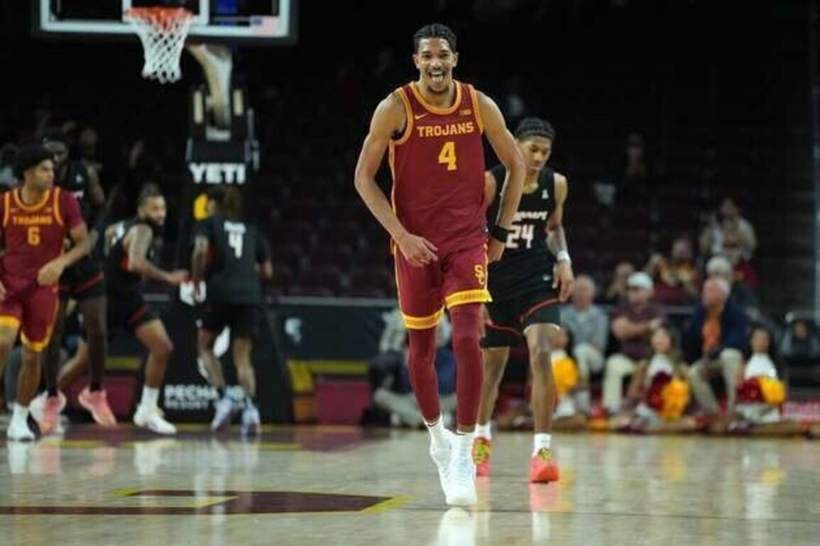 USC welcomes Div. III Santa Cruz in Brown's stead
