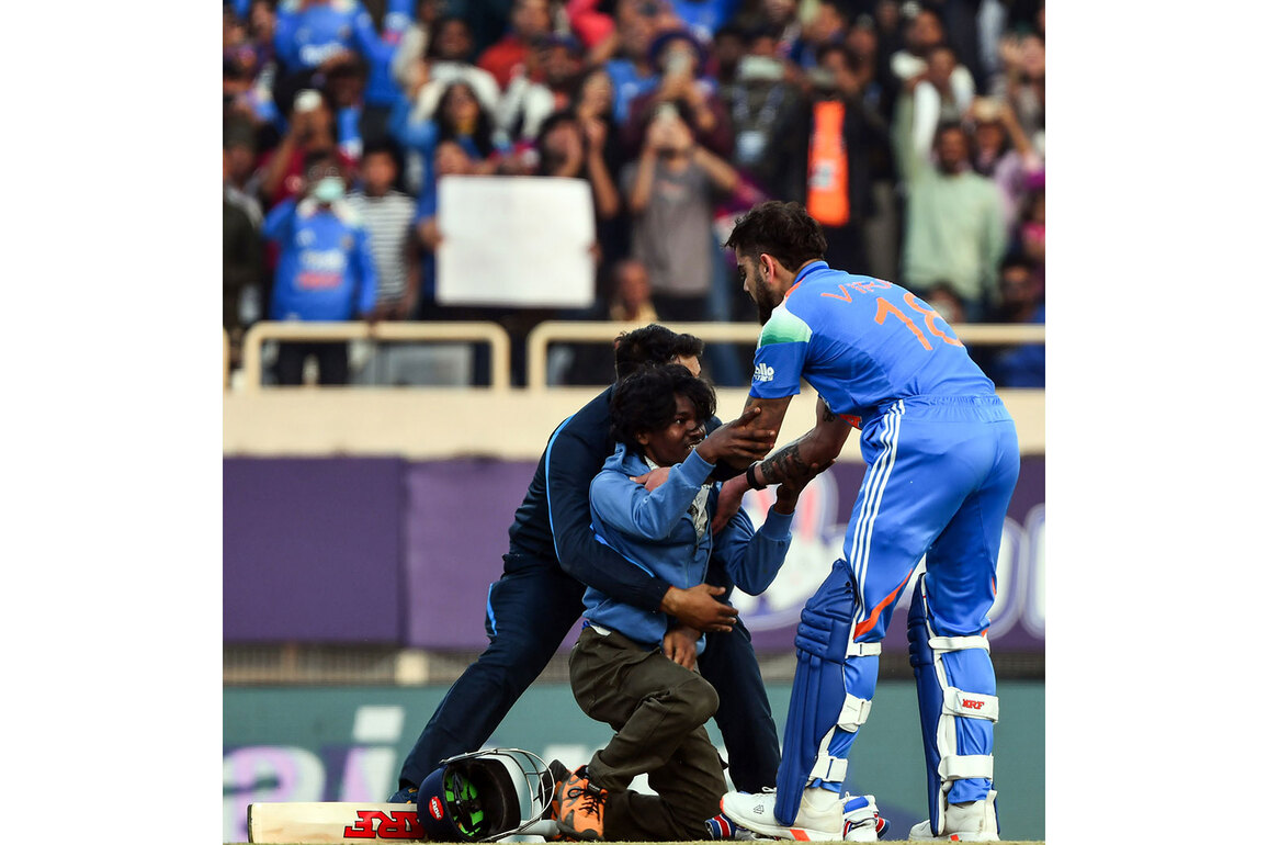 Fan breaches security to greet Virat Kohli following his 52nd ODI ton during Ranchi ODI vs SA