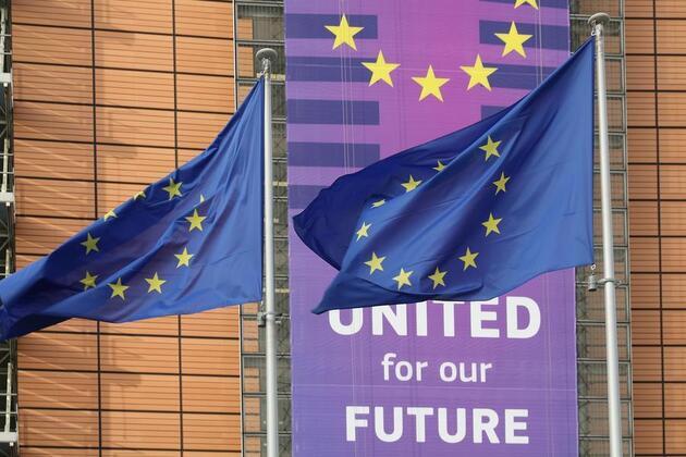 EU "keeps options open" if U.S. breaches trade deal: spokesperson
