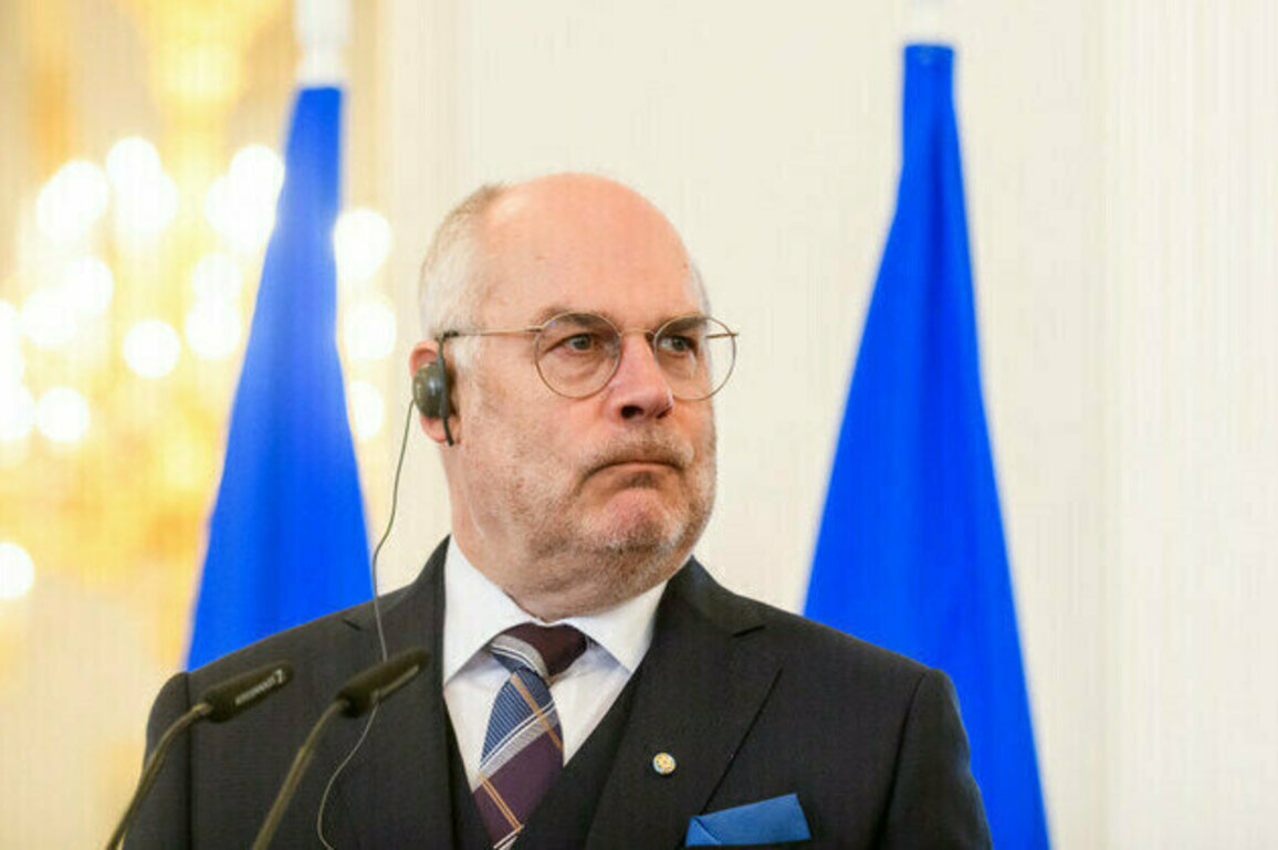 Baltic parliament defies president