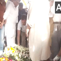 Lok Sabha LoP Rahul Gandhi pays last respects to former J-K Governor Satyapal Malik in Delhi