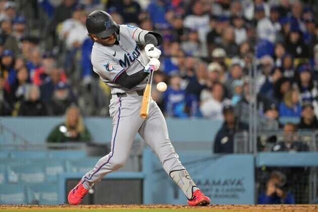 Kyle Tucker's walk-off single caps Dodgers' rally past Marlins