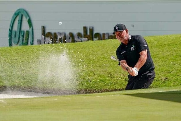 Darren Clarke, Ben Crane post record 54, lead American Family