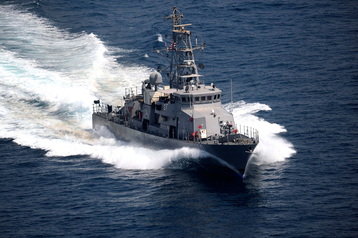US cautions American vessels in Strait of Hormuz to remain "as far as possible" from Iranian waters