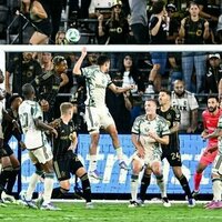 Late-first-half goal carries Timbers to win over LAFC