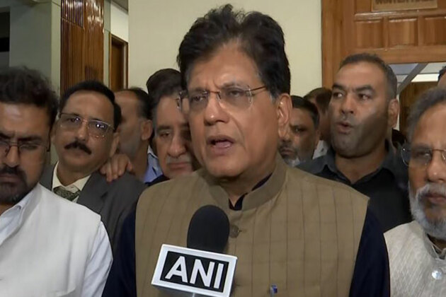 Union Minister Goyal meets trade, commerce delegations in Srinagar, lauds locals for support during Op Sindoor