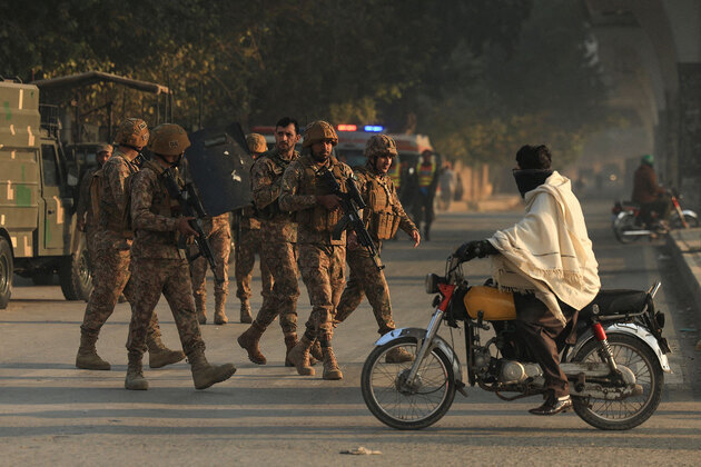 Pakistan: At least 10 dead in explosion near Islamabad shrine