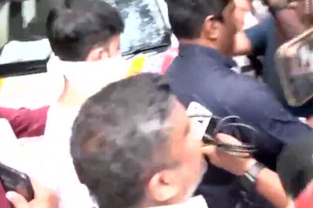 Maharashtra: Two arrested individuals posing at PM Modi's Mumbai event venue sent to police custody till September 11