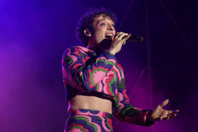 Eurovision winner hands back trophy over Israel participation