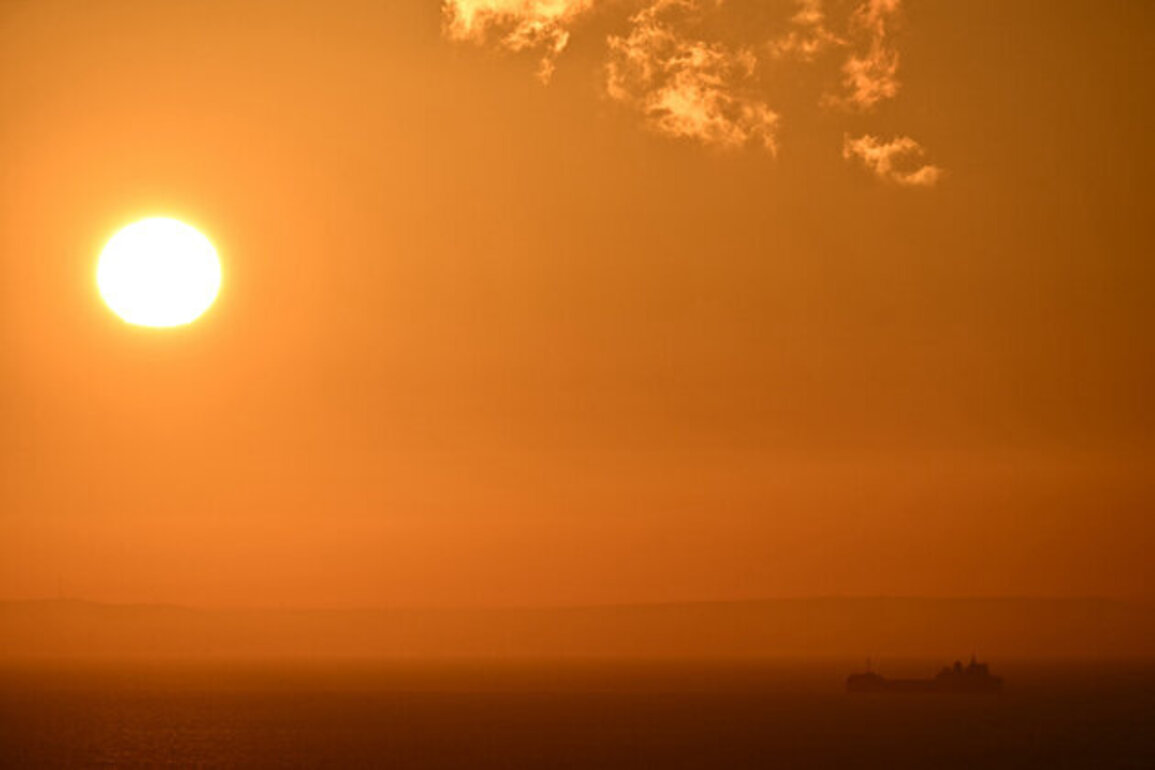 Record heat, sunshine make 2025 UK's warmest year on record