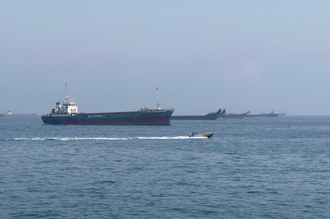 U.S., Iran exchange fire after Trump accuses Tehran of downing helicopter